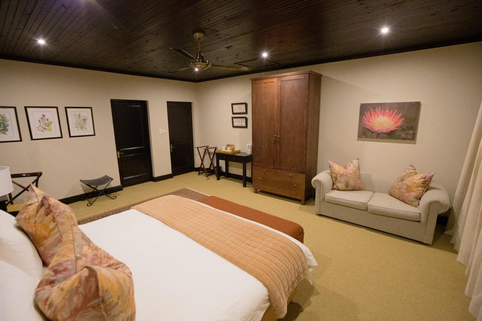 Swartberg Private Game Lodge Oudtshoorn Esterno foto